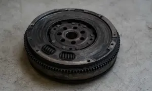 Un embrayage bi masse, pièce maîtresse pour une transmission douce.