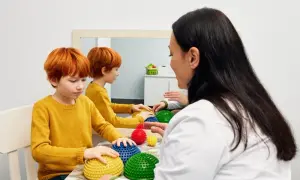 Ile zarabia terapeuta integracji sensorycznej? Fakty, które zaskakują