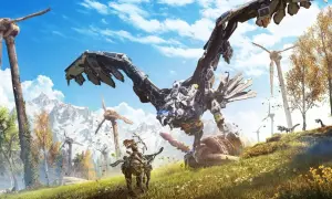Aloy na mechanicznym koniu walczy z maszyną w kształcie ptaka. To scena z Horizon Zero Dawn poradnik.
