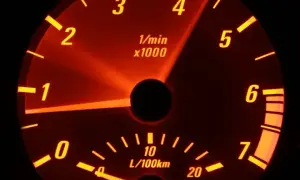 Optymalne obroty diesla na autostradzie – jak jeździć oszczędnie i bezpiecznie