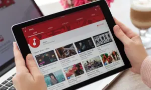 Aktualizacja YouTube: Szybki poradnik na telefon, TV i komputer!