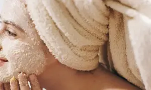 Jaki peeling do cery dojrzałej? Odkryj najlepsze opcje dla zdrowia skóry