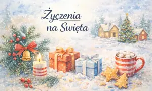 Wesołych Świąt Bożego Narodzenia! Śnieżny krajobraz z choinką, prezentami, świecą i kubkiem gorącej czekolady.