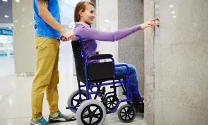 Czy lekarz rodzinny może wystawić zlecenie na wózek inwalidzki? Sprawdź!