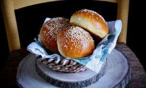 Recette pain brioché burger : l'ultime moelleux fait maison