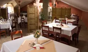Gdzie zjeść w Dźwirzynie? Odkryj najlepsze lokale na posiłek
