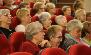 Uniwersytet Trzeciego Wieku w Warszawie - oferty i programy dla seniorów