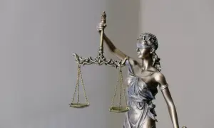 Jak tytułować radcę prawnego, aby uniknąć faux pas w komunikacji