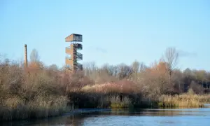 Wieża widokowa na poznańskich Szachtach, z której roztacza się piękny widok na okolicę.