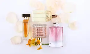 Woda toaletowa czy perfumowana – wybierz idealny zapach dla siebie