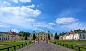 Białystok: Odkryj Wersal Północy i zielone serce Podlasia!