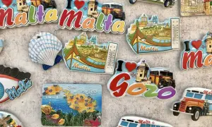 Magnesy z Malty i Gozo: autobusy, łodzie, termometry, muszla. Idealne pamiątki, by pokazać, co przywieźć z Malty.