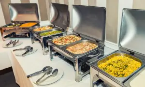 Czy catering jest kosztem uzyskania przychodu? Kluczowe informacje dla firm