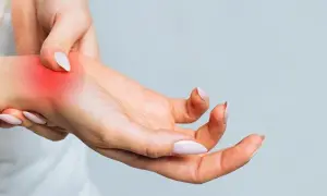 Ból nadgarstka po skręceniu: Kiedy minie i jak przyspieszyć?