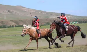 Mongolskie siodło co to? Odkryj jego tajemnice i znaczenie kulturowe