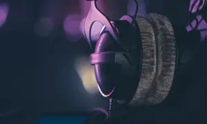 Gdzie mogę znaleźć podkład muzyczny? Oto najlepsze źródła i porady