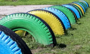 Co ze starymi oponami? Legalne sposoby utylizacji i recyklingu