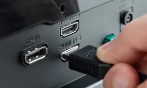 Jak podłączyć monitor do laptopa kablem HDMI bez problemów