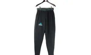 Męska piżama Adidas? Odkryj stylowy loungewear!
