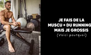 Un homme musclé s'assoit dans une salle de sport, pensif. Il se demande : "Pourquoi je grossis alors que je fais attention ?