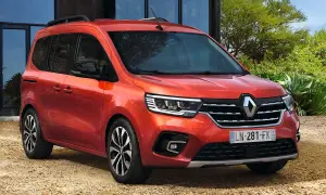 Renault Kangoo, con la sua lunghezza ottimizzata per la città e la famiglia, sfoggia un design moderno e pratico.