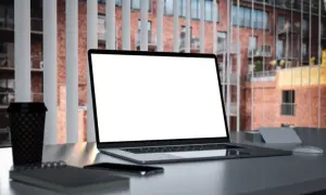 Jak dobrać optymalną jasność monitora, aby uniknąć zmęczenia oczu