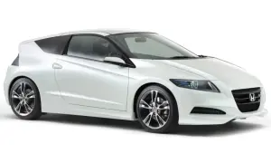 Biały sportowy Honda CRZ z przyciemnianymi szybami i felgami.