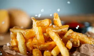 Z czego zrobić frytki? 10+ pomysłów na zdrowe i chrupiące!
