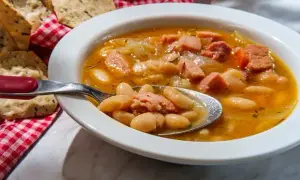 Zupa fasolowa: Przepis krok po kroku zawsze miękka i pyszna!