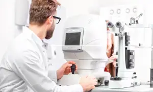 Okulista czy optometrysta? Kto lepiej dobierze Twoje okulary?