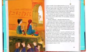 Ilustracja do mitów greckich dla dzieci: Arachne i Atena rywalizują w hafcie. Dziewczyny siedzą przy krosnach, a zza łuku wyglądają zaciekawione dzieci.