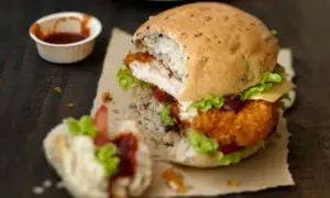 Burger poulet pané maison : la recette ultime, mieux qu'au fast-food !