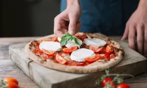 Pizza Italienne : La Recette d'Expert pour une Pâte & Sauce Parfaites