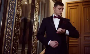 Jak ubrać się do opery mężczyzna? Poradnik elegancji