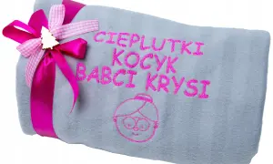 Koc z nadrukiem: Jak stworzyć wyjątkowy prezent dla bliskich?