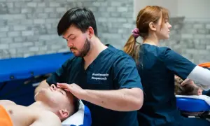 Fizjoterapia co na maturze: kluczowe przedmioty, które musisz znać