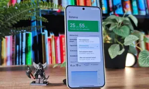 Jak sprawdzić kondycję baterii Xiaomi? Na ekranie telefonu widać stan naładowania 94% i pozostały czas pracy.