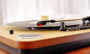 Gramofon jaki wybrać – najlepsze modele dla każdego poziomu zaawansowania