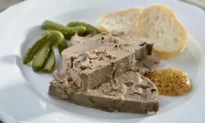 Pasztet bez goryczki: Ile wątróbki dodać? Sprawdź proporcje!