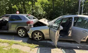 Crash: Wypadek, awaria, krach czy zauroczenie? Poznaj znaczenia!
