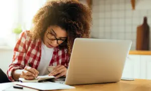 Ile można zarobić na prowadzeniu sklepu internetowego i co na to wpływa?