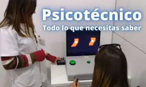 Preparación para el psicotécnico: una persona realiza una prueba de visión en un ordenador mientras otra le da instrucciones.