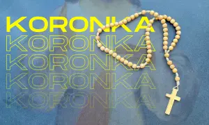 Drewniana koronka do świętego Szarbela z krzyżykiem.