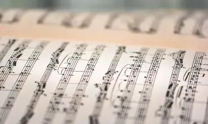 Muzyka z filmu Duch: Emocjonalna podróż przez niezapomniane utwory