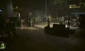 Wysokie progi cyberpunk: grupa ludzi w neonowych strojach czeka na rozmowę z Paco.