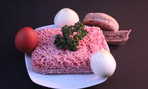 Authentisches Mett: Welche Gewürze gehören wirklich hinein?