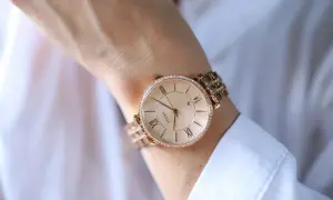 Fossil zegarek damski złoty – modele, które zachwycą każdą kobietę