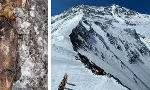 Mallory Everest: Ein Bergsteiger-Stiefel auf Eis, daneben eine Gruppe von Bergsteigern, die einen schneebedeckten Hang erklimmen.