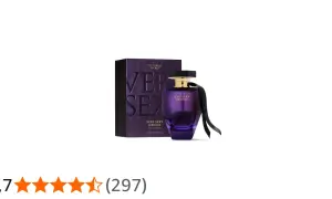Perfum Victoria's Secret Very Sexy Orchid w fioletowym flakonie, obok pudełka z napisem "VERY SEXY". Zapach idealny na wieczorne wyjścia.