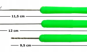 Trzy igły do kulek proteinowych: z haczykiem (11,5 cm), prosta (12 cm) i wiertło (9,5 cm).